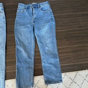 Abercrombie curve love ankle straight jeans. Size 26 Short